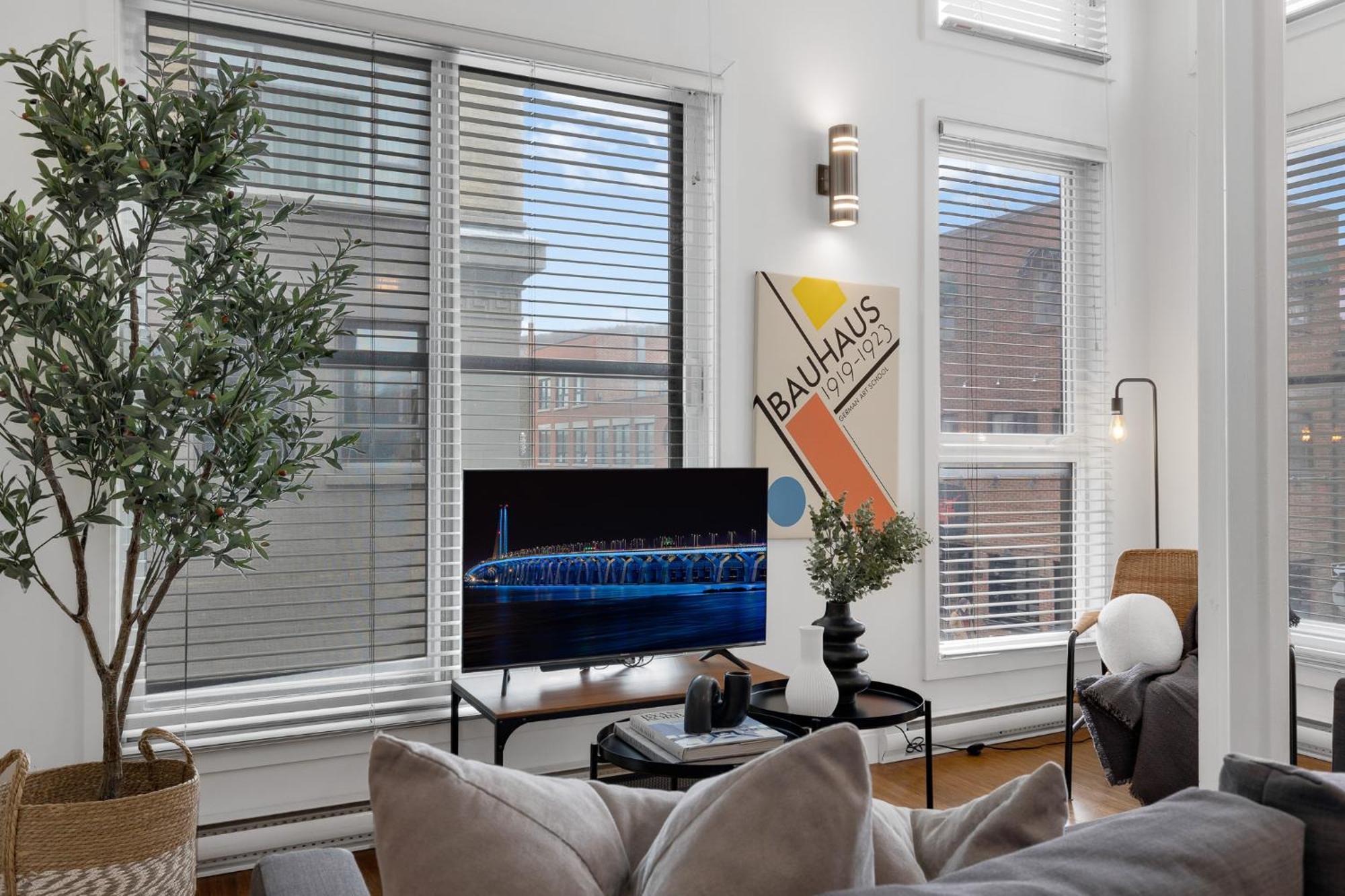 Liv Mtl Main Aparthotel Montréal Eksteriør bilde